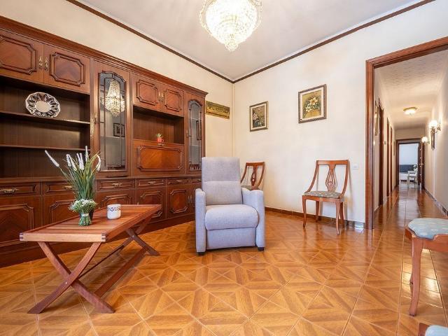 Piso en venta en avenida De Prat de la Riba, Tarragona, de 104 m² 4 habitaciones por 199.000