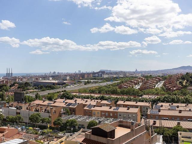 Piso en venta en avenida De Ros i Güell, Badalona, de 65 m² 3 habitaciones por 329.000