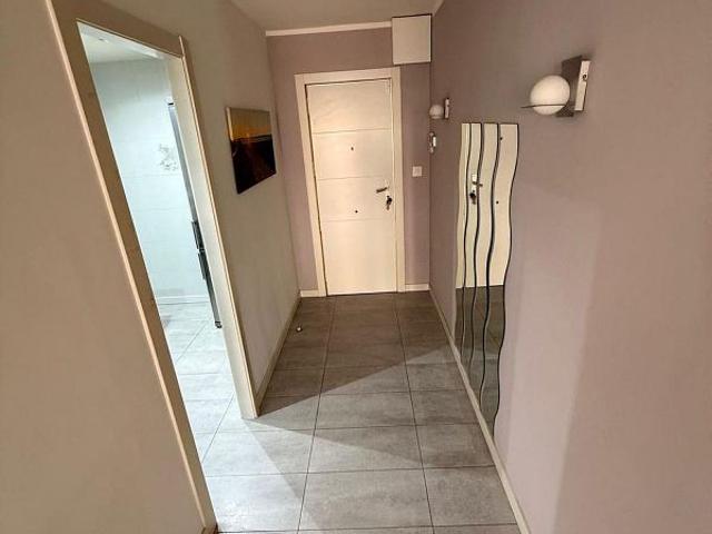 Piso en venta en avenida De Tomàs Giménez, Hospitalet de Llobregat, L´, de 80 m² 4 habitaciones por 299.000