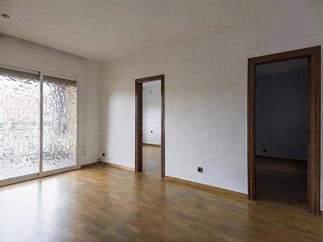 Piso en venta en avenida De Vallcarca, Barcelona, de 75 m² 4 habitaciones por 430.000
