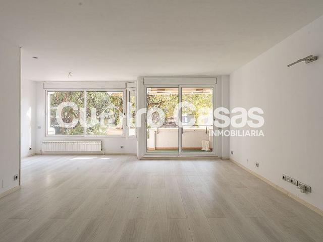 Piso en venta en avenida De Xile, Barcelona, de 123 m² 4 habitaciones por 769.000