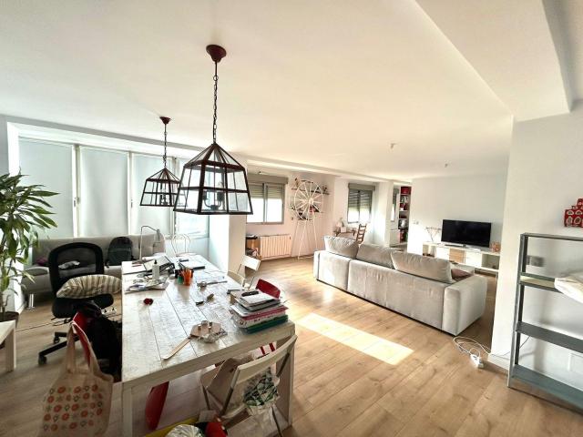 Piso en venta en Avenida de Zarandona