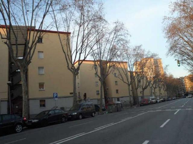 Piso en venta en avenida Del Maresme, Badalona, de 60 m² 3 habitaciones por 104.500