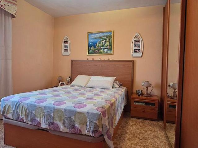 Piso en venta en avenida Del Marquès de Montroig, Badalona, de 60 m² 3 habitaciones por 162.000