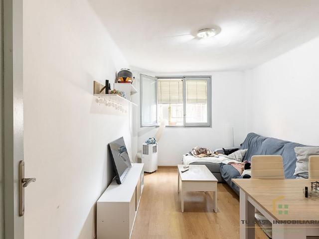 Piso en venta en avenida Del Marquès de Montroig, Badalona, de 61 m² 3 habitaciones por 220.000