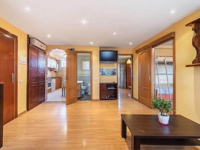 Piso en venta en avenida Del Marquès de Montroig, Badalona, de 65 m² 2 habitaciones por 235.000