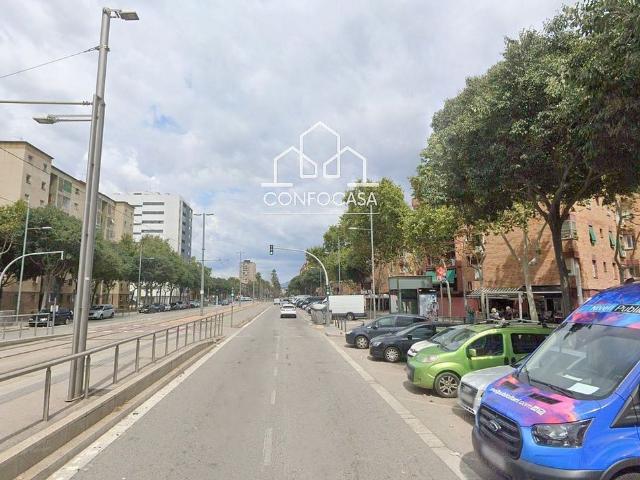 Piso en venta en avenida Del Marquès de Montroig, Badalona, de 69 m² 2 habitaciones por 78.000