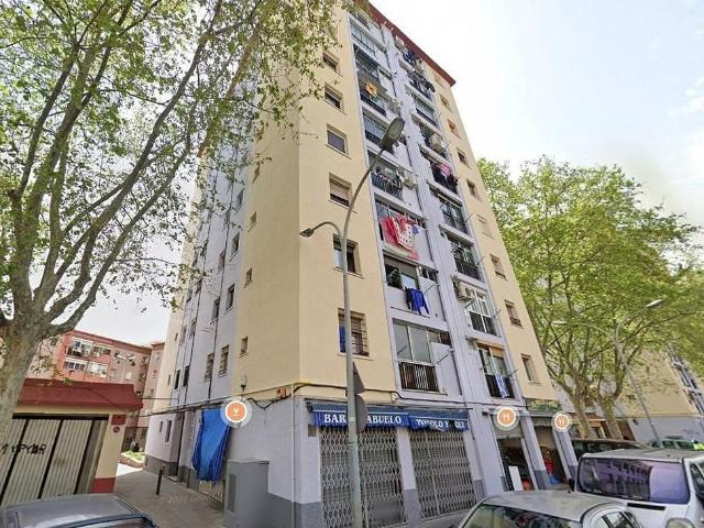 Piso en venta en avenida Del Marquès de Montroig, Badalona, de 70 m² 5 habitaciones por 93.000 €