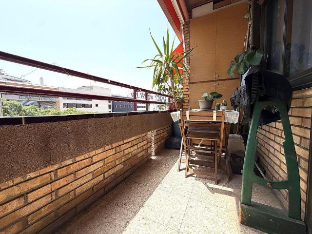 Piso en venta en avenida Del Marquès de Montroig, Badalona, de 75 m² 3 habitaciones por 349.000