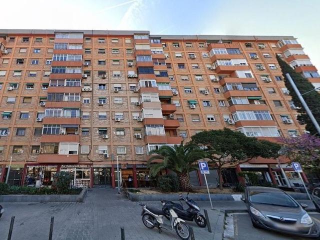 Piso en venta en avenida Del Marquès de Montroig, Badalona, de 79 m² 3 habitaciones por 134.190