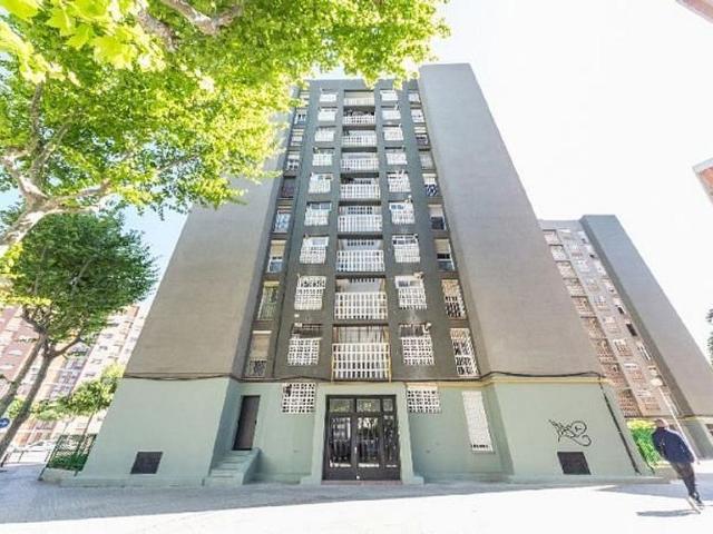 Piso en venta en avenida Del Marquès de Montroig, Badalona, de 93 m² 3 habitaciones por 159.000