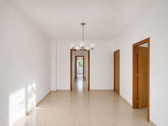 Piso en venta en avenida Del Marquès de Sant Mori, Badalona, de 60 m² 3 habitaciones por 195.000