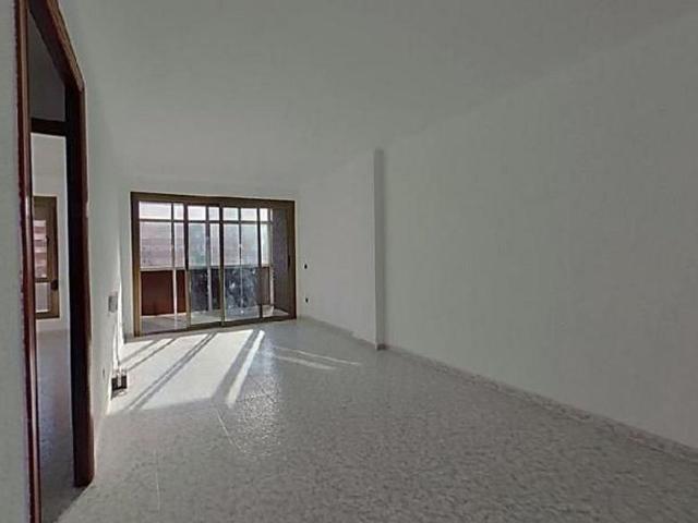 Piso en venta en avenida Del Marquès de Sant Mori, Badalona, de 78 m² 3 habitaciones por 189.000