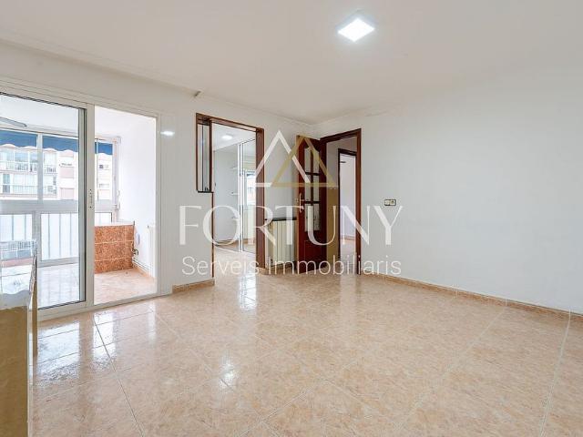 Piso en venta en avenida Del Montsant, Tarragona, de 73 m² 3 habitaciones por 84.700