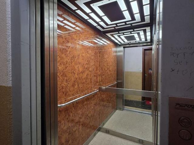 Piso en venta en avenida Del Canal, Prat de Llobregat, El, de 70 m² 3 habitaciones por 198.000