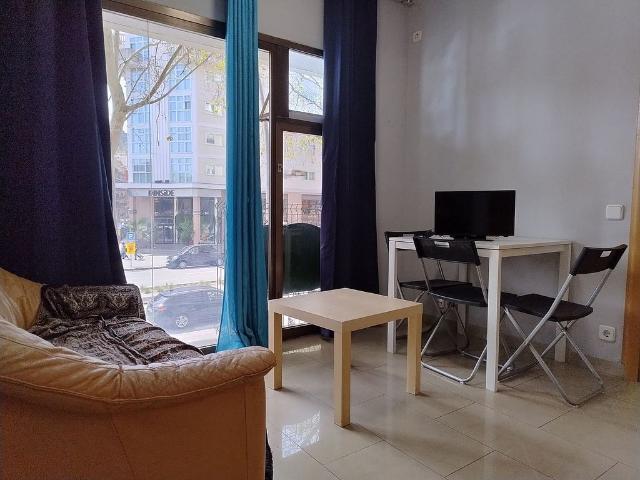 Piso en venta en avenida Del Paral·Lel, Barcelona, de 33 m² 1 habitación por 209.000