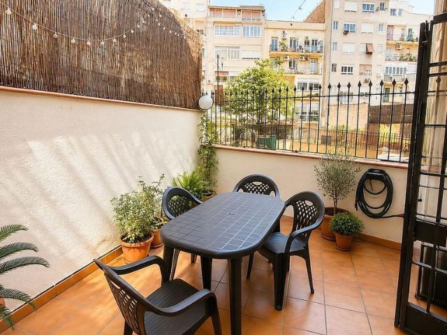 Piso en venta en avenida Del Paral·Lel, Barcelona, de 50 m² 2 habitaciones por 356.000
