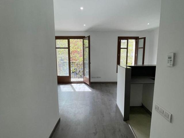 Piso en venta en avenida Del Paral·Lel, Barcelona, de 87 m² 2 habitaciones por 440.000