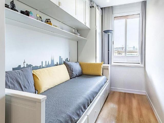 Piso en venta en avenida Del Paral·Lel, Barcelona, de 97 m² 4 habitaciones por 520.000