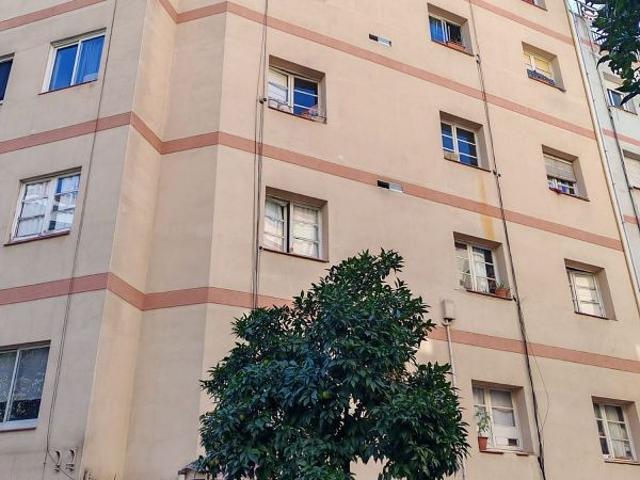 Piso en venta en avenida Del Torrent Gornal, Hospitalet de Llobregat, L´, de 45 m² 2 habitaciones por 135.000
