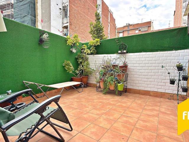 Piso en venta en calle De Dalt Dels Banús, Santa Coloma de Gramanet, de 136 m² 3 habitaciones por 172.000