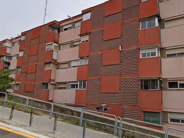 Piso en venta en avenida Dels Rasos de Peguera, Barcelona, de 55 m² 3 habitaciones por 77.000