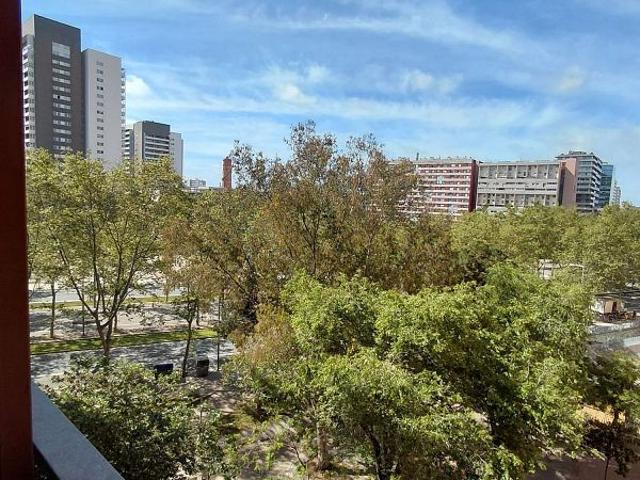 Piso en venta en avenida Diagonal, Barcelona, de 74 m² 3 habitaciones por 370.000