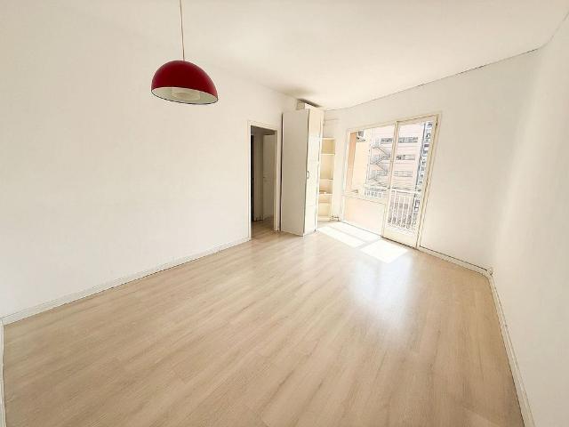Piso en venta en avenida Diagonal, Barcelona, de 88 m² 4 habitaciones por 465.000