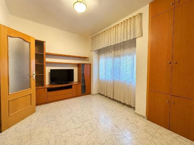 Piso en venta en avenida Fabregada, Hospitalet de Llobregat, L´, de 40 m² 2 habitaciones por 149.000