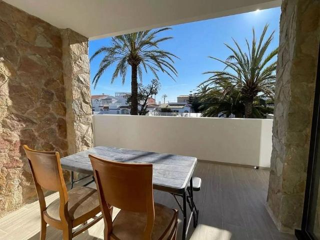 Piso en venta en avenida Fages de Climent, Castelló d´Empúries, de 109 m² 3 habitaciones por 485.000
