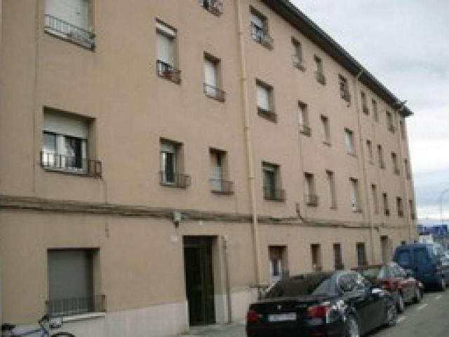 Piso en venta en avenida Montseny, Vic, de 71 m² 3 habitaciones por 60.000