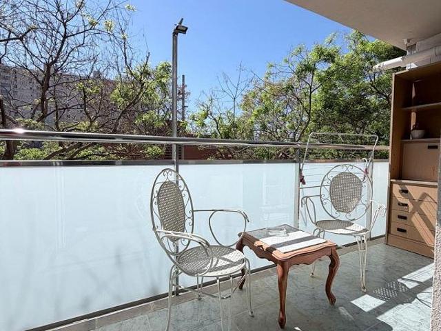 Piso en venta en avenida Mare de Déu de Bellvitge, Hospitalet de Llobregat, L´, de 70 m² 3 habitaciones por 420.000