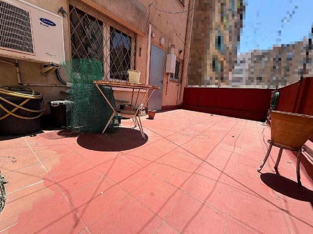 Piso en venta en avenida Meridiana, Barcelona, de 56 m² 2 habitaciones por 242.000