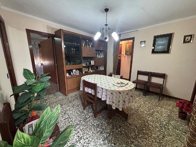 Piso en venta en avenida Miraflores, Hospitalet de Llobregat, L´, de 63 m² 3 habitaciones por 186.000