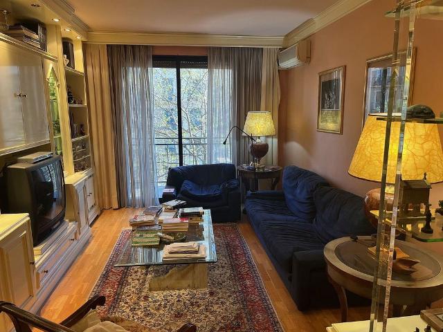 Piso en venta en avenida Mistral, Barcelona, de 120 m² 4 habitaciones por 675.000