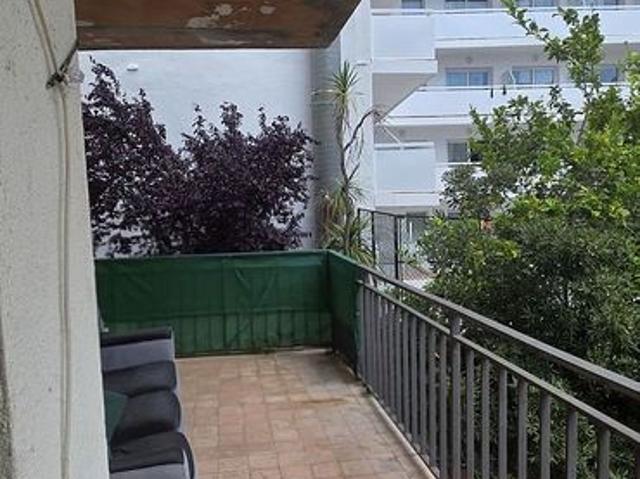 Piso en venta en avenida Reina Fabiola, Lloret de Mar, de 75 m² 3 habitaciones por 157.000
