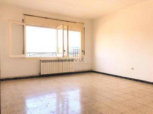Piso en venta en Avinyó. Calle Canigó Avinyó. Pisos.