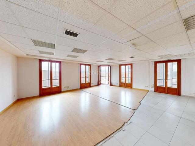 Piso en venta en Ávila, Centro. Inmueble situado en el centro de Ávila con vistas panorámicas adaptable para transformar en vivienda. Pisos.