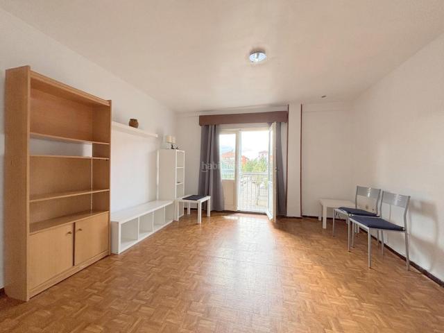Piso en venta en Ávila, Centro. Piso céntrico ideal para inversores o familias en Ávila. Pisos.