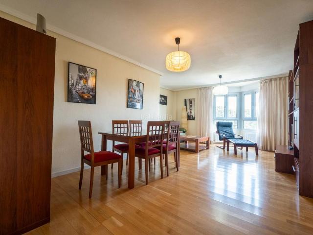 Piso en venta en Ávila, Hervencias Altas El Pinar. Piso de 3 dormitorios con Urbanización, Garaje y Trastero en Hervencias. Pisos.