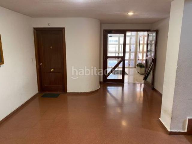 Piso en venta en Ávila, Santo Tomás. Piso con garaje y trastero en la urbanización El Dintel. Pisos.