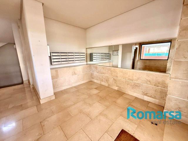 Piso en venta en Ávila, Sónsoles. MAGNIFICO PISO CON PISCINA EN CALLE DALIA. Pisos.