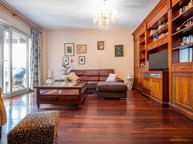 Piso en venta en Ávila, Sónsoles. Espectacular PISO en Urbanización Privada con PISCINA, GARAJE y ASCENSOR. Pisos.