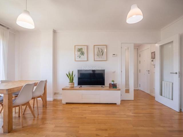 Piso en venta en Ávila, Sónsoles. PISO con GRAN TERRAZA en Urbanización Privada en Av. Derechos Humanos. Pisos.