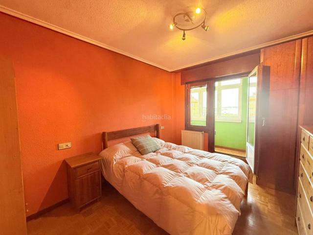 Piso en venta en Avilés, Versalles. Acogedor piso con terraza y ascensor cerca del centro de Avilés. Pisos.