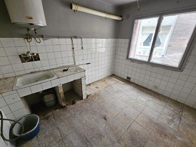 Piso en venta en Avilés, Versalles. Piso 3 habitaciones Venta Avilés. Pisos.