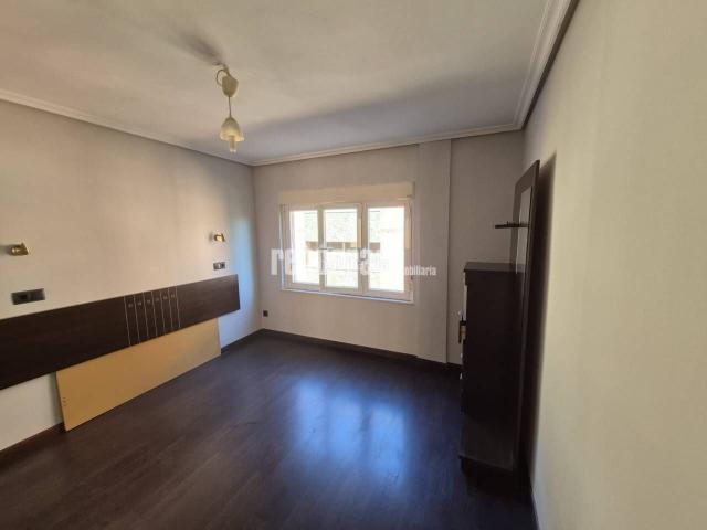 Piso en venta en Avilés, Versalles. Venta de piso en el Centro de Avilés. Pisos.