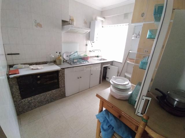 Piso en venta en Avilés, Versalles. VENTA. Piso en Versalles con ascensor. 5º planta. 70 mts. 3 dormitorios, salón, cocina, baño y despensa. Ideal para convertirlo en. Pisos.