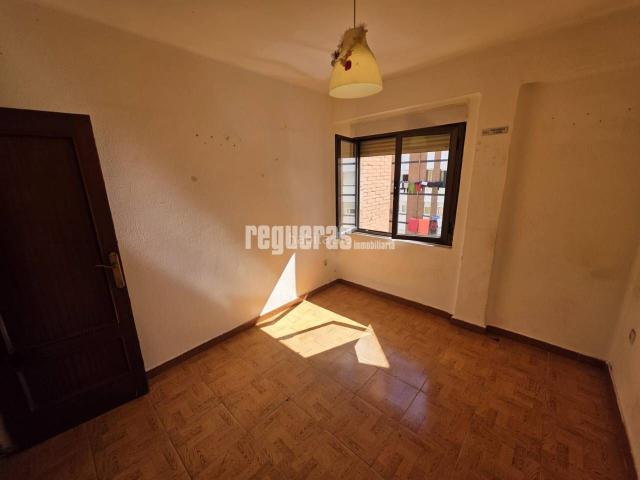 Piso en venta en Avilés, Versalles. Versalles piso en venta. Pisos.