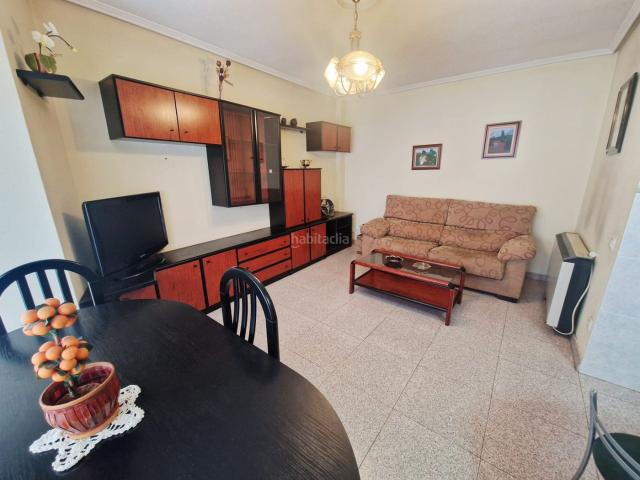 Piso en venta en Avilés, Centro. Cabruñana. 3 dormitorios, salón, cocina y baño. Terrazatendedero. Calefacción de acumuladores. Ascensor. Infórmese! ALDAMA INMOB. Pisos.